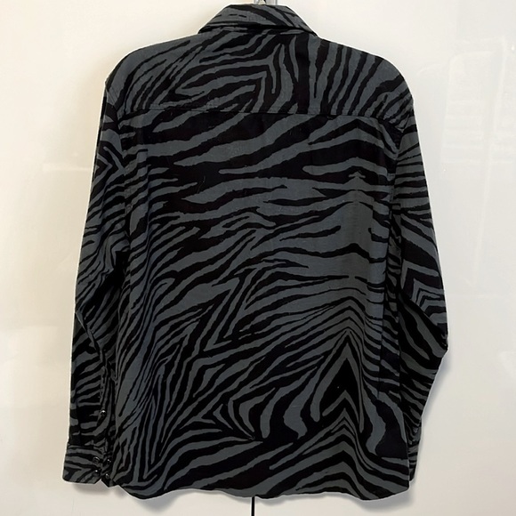 TRUKFIT Cotton Animal Print Flannel Button Down Shirt, Size L - Picture 5 of 8